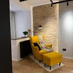 Apartment Noir & Honey - 10 Mins Walk To Center *