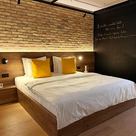 Noir&honey, 10min Walk To Center Timişoara