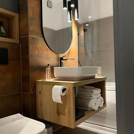 Apartment Noir&honey, 10min Walk To Center Timişoara