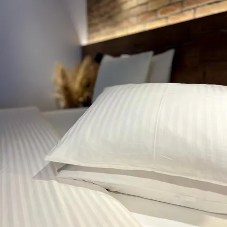 Apartment Noir&honey, 10min Walk To Center