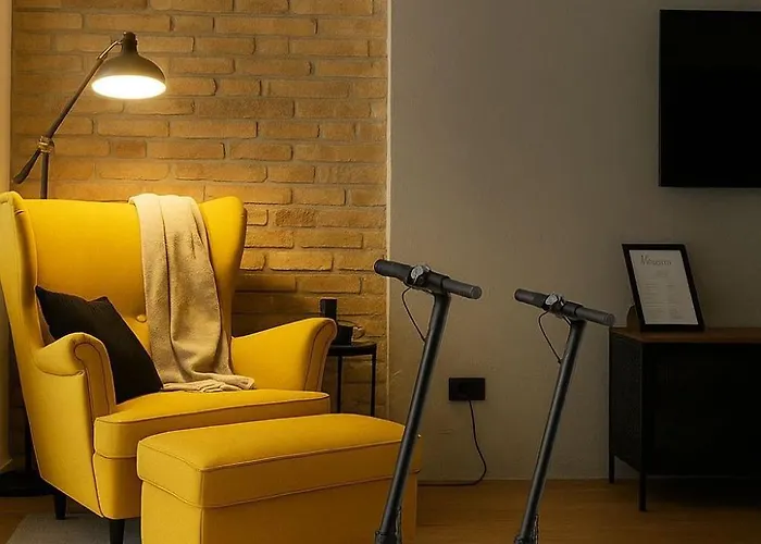 Noir & Honey - 10 Mins Walk To Center